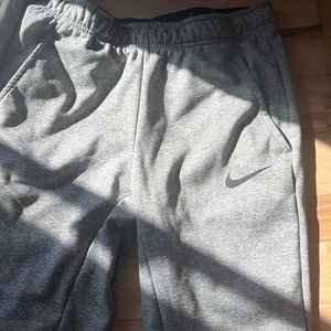 Nike Therma fit sweatpants (Light gray)